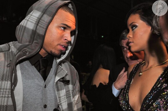 Após rumores sobre o fim do relacionamento, Chris Brown garante que está namorando Rihanna. O rapper falou sobre o casal nesta segunda-feira, 1° de abril de 2013