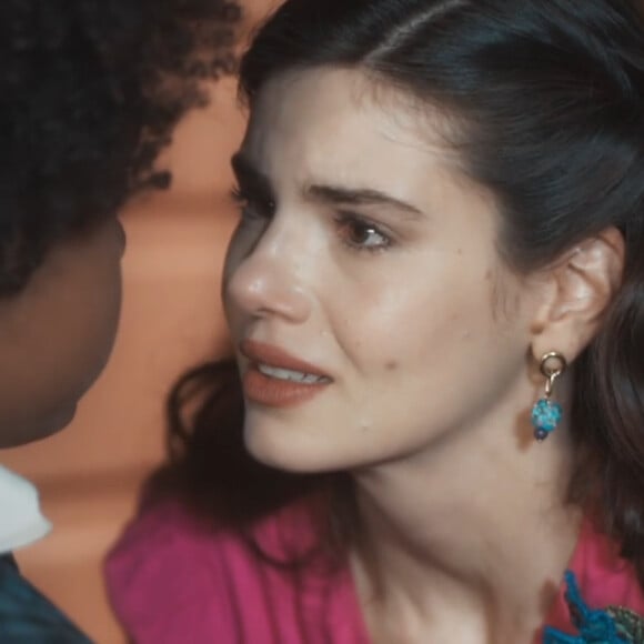 Novela 'Amor Perfeito': no capítulo de segunda-feira, 24 de julho de 2023, Marê (Camila Queiroz) promete ajudar Marcelino (Levi Asaf)