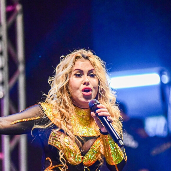 Joelma agradeceu às mensagens de apoio dos fãs