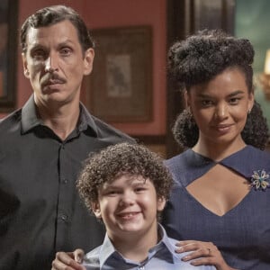 Albuquerque (Beto Militani), Lívia (Lucy Ramos) e Tobias (Davi Queiroz) são da novela 'Amor Perfeito'