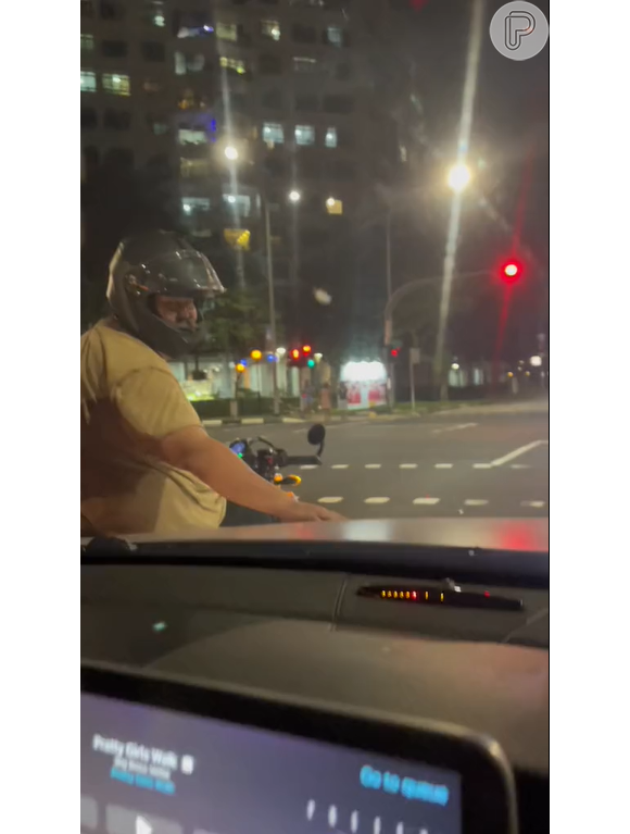 Esse motociclista viralizou por uma atitude muito inusitada, mas extremamente fofa