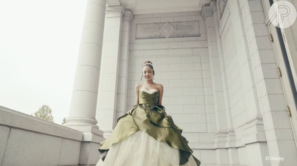 'A Princesa e o Sapo' foi a inspiração para o vestido de noiva da princesa Tiana que prevelace as cores verdes e com babados.