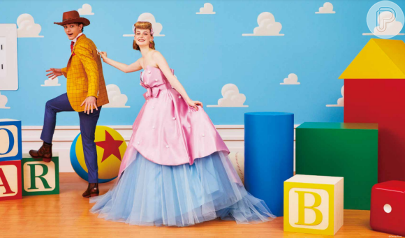 Pensando ainda em 'Toy Story', o casal Woody e Betty foram inspirações para criar o vestido de noiva baseado na boneca de porcelana assim como o noivo pode usar uma roupa baseada na aparência do xerife de Andy.