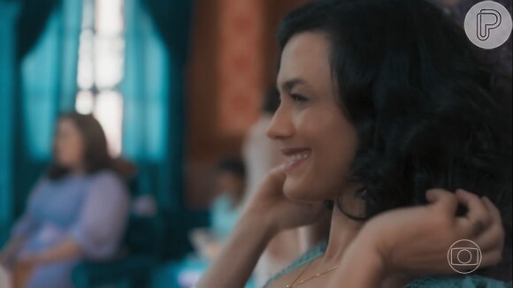 Com Tati Machado, a personagem Verônica (Ana Cecília Costa) reclamou do seu cabelo na novela 'Amor Perfeito'.
