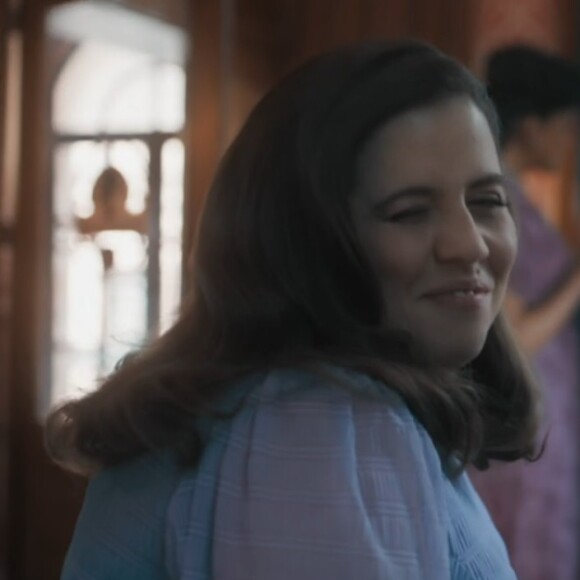 Tati Machado não surgiu em uma cena qualquer, a apresentadora do 'Encontro' estava fazendo uma publicidade, na realidade.