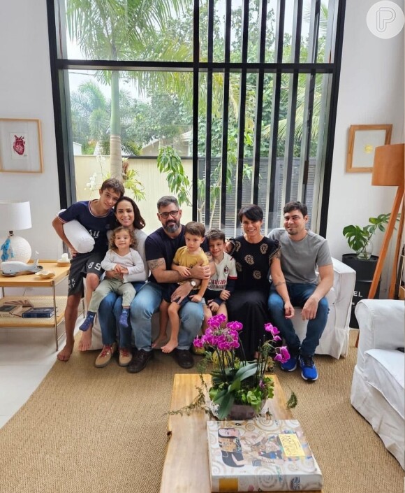Leticia Cazarré explicou para seus seguidores o motivo de não postar foto com a filha com toda a família: "Bebê frágil"