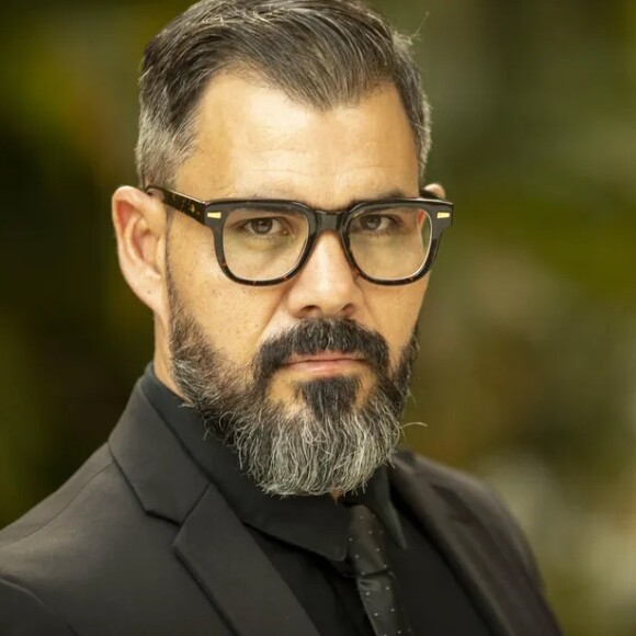 Juliano Cazarré fará a nova novela das sete 'Fuzuê'.