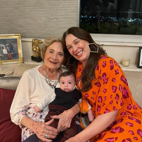 Clauda Raia compartilhou fotos de reencontro com amigos famosos, incluindo Aracy Balabanian, antes da morte da atriz