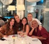 Clauda Raia reencontrou grandes amigos, como Aracy Balabanian, Paolla Oliveira, Mariana Ximenes e Fernanda Souza em julho, no Rio de Janeiro