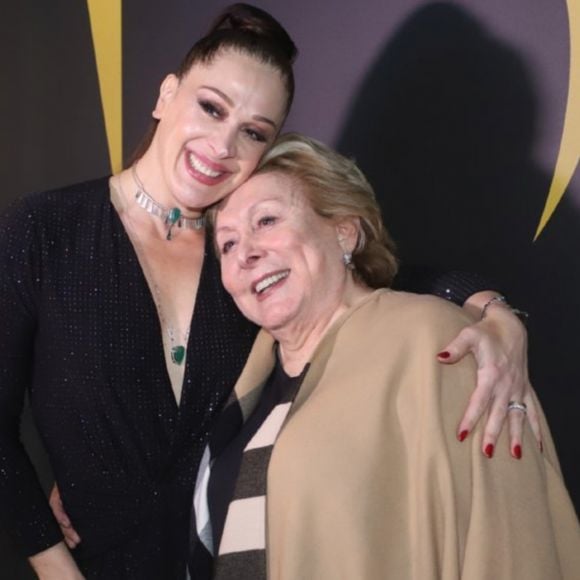 Aracy Balabanian aparece com filho de Claudia Raia em foto de um dos últimos registros públicos da atriz antes de morrer