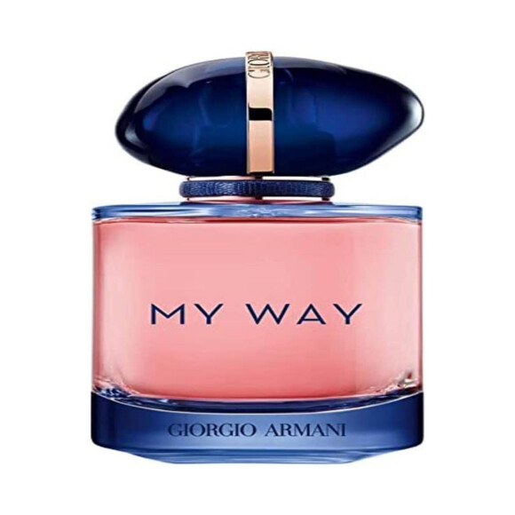 Perfume My Way, da Giorgio Armani, traz a personalidade e o estilo arrebatador da mulher contemporânea que usa a fragrância como assinatura para despertar curiosidade e paixão em quem a sente