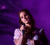 Lana Del Rey revela qual é o seu perfume do momento para fã
