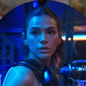 No filme 'Besouro Azul', Bruna Marquezine vai viver Jenny Kord, seu primeiro papel internacional