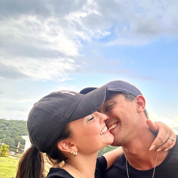 Larissa Manoela consolou André Luiz Frambach, seu noivo, por morte na família: 'Juntos somos fortes, te amo!'