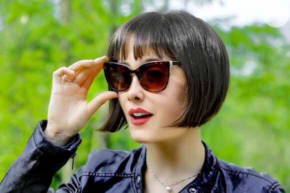 Cabelo curto no estilo french bob tem franjinha como detalhe marcante