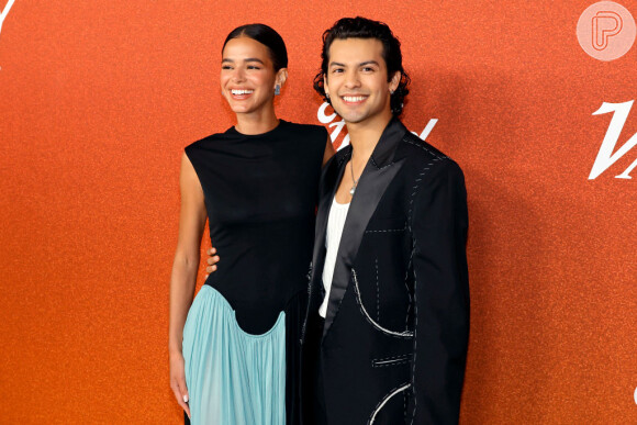 'Besouro Azul', com Bruna Marquezine e Xolo Maridueña estreou em 17 de agosto no cinema internacional