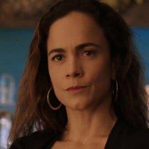 Alice Braga é a protagonista da série da Netflix, 'Queen of the South'