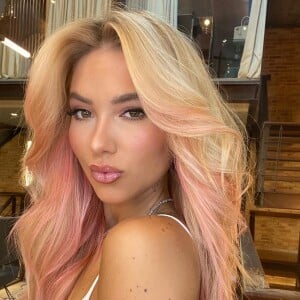 Virginia Fonseca exibiu o novo cabelo com tons de pink na web