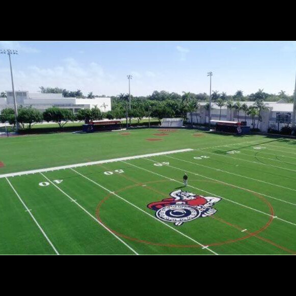 Miami Country Day School oferece diversas atividades físicas e também relacionadas à artes