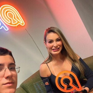 Andressa Urach é filmada pelo próprio filho em cenas de sexo