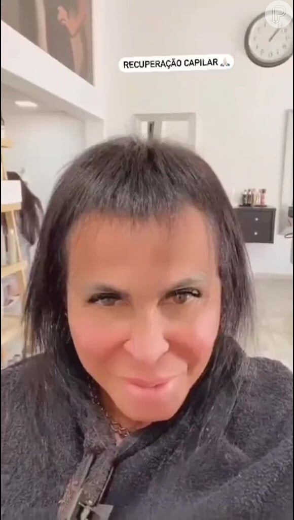 Gretchen aparece sem megahair em um vídeo que circula nas redes sociais nesta segunda-feira (28)