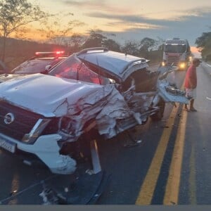 Carro de Régis Danese ficou destruído após grave acidente na BR-115, em Goiás, em 30 de agosto de 2023