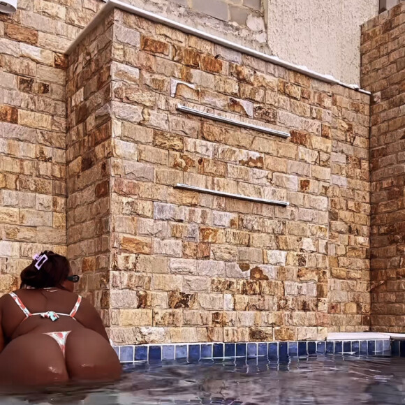 Sem vergonha, Jojo Todynho colocou o gingado para jogo