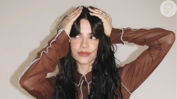 Manu Gavassi declarou que ficou chateada ao ver capa do single de 'Quase Não Namoro'