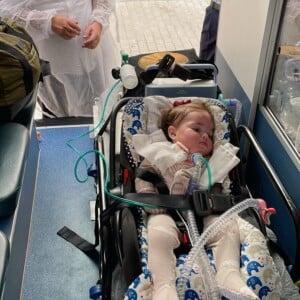Filha de Juliano e Letícia Cazarré foi internada às pressas após apresentar febre e dificuldade para respirar