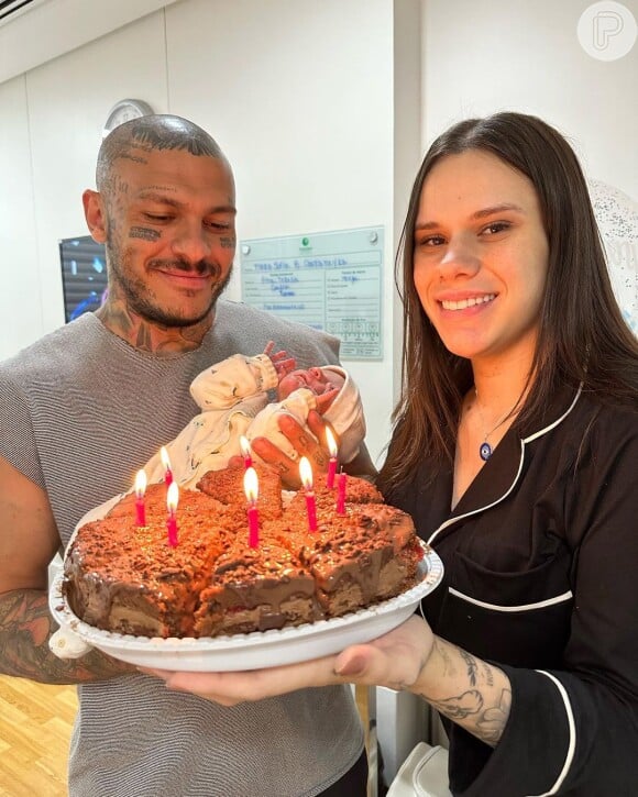 Nara Paraguaia recebeu alta no dia do aniversário do marido, Tiago Toguro