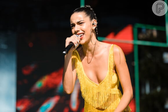 Marina Sena revela que não vai parar de cantar por conta de haters
