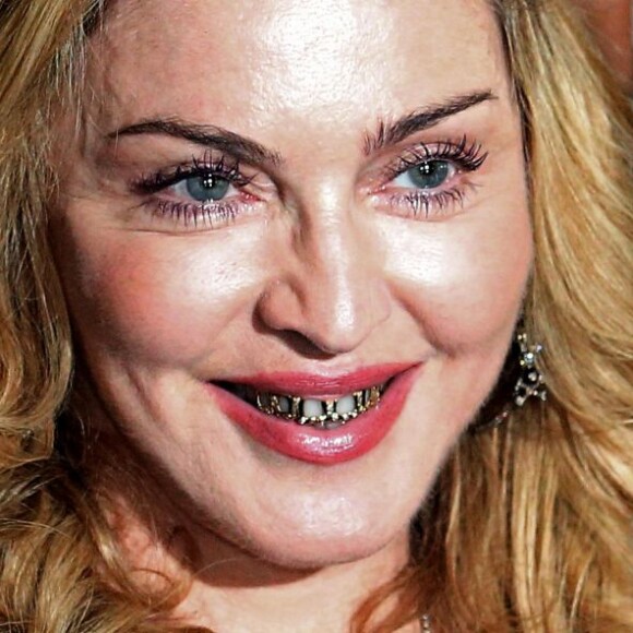 Madonna também já decorou seus dentes com o grillz