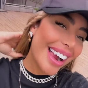 Irmã de Neymar, Rafaella Santos também já apostou no grillz para turbinar o sorriso