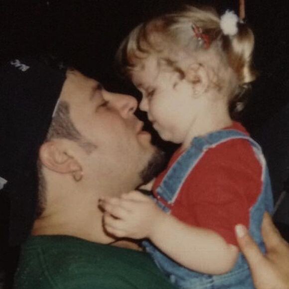 Filha de Mingau, baixista do Ultraje a Rigor, afirmou ter fé na alta do pai, internado em UTI: 'Você é a pessoa mais forte que já conheci (mesmo), você é um milagre e tenho certeza que sairemos dessa juntos, pai'
