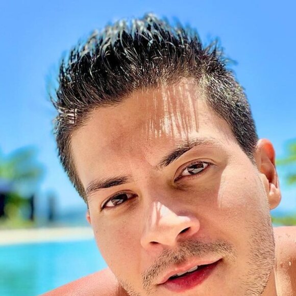 Arthur Aguiar foi elogiado pela ex-namorada grávida: 'Tem sido muito zeloso e acompanhado toda a minha gravidez, até então'