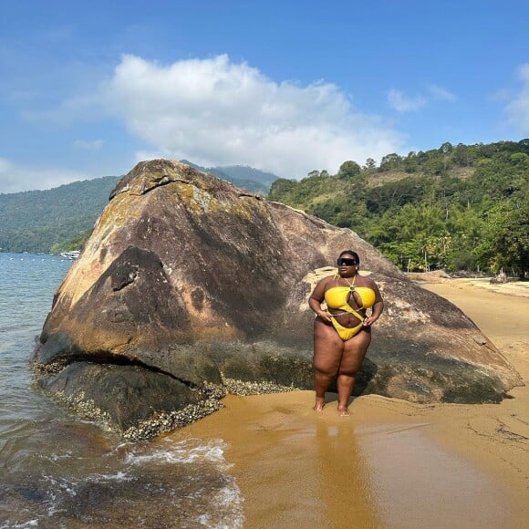 Neste sábado (23), Jojo Todynho aproveitou um dia de praia