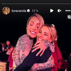 Carolina Dieckmann foi ao casamento da amiga Tatiane Barbieri na Itália