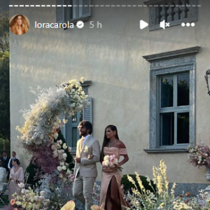 Carolina Dieckmann ainda mostrou nos stories o look de madrinha de Deborah Secco no casamento