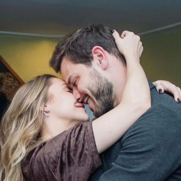 Carla Diaz explicou que precisou de um tempo para absorver o término com Felipe Becari