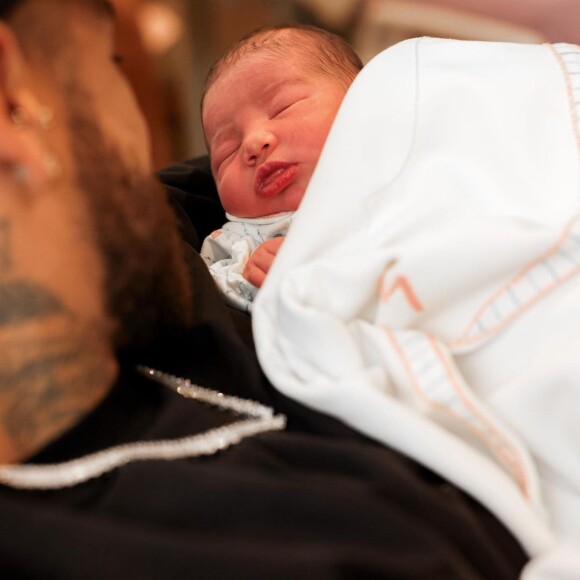 Mavie nasceu na madrugada desta sexta-feira (06) em uma maternidade de luxo em São Paulo