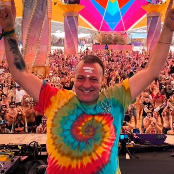 Pai de Alok estaria se apresentando na hora do início dos bombardeios, mas o line-up atrasou