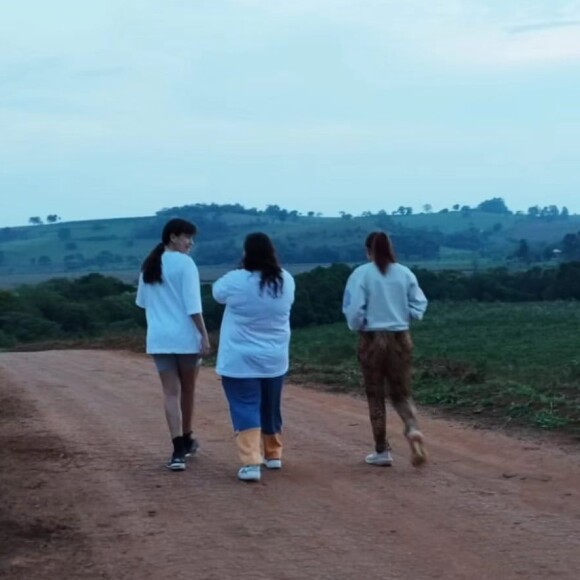 Anitta mostrou fotos e vídeos do retiro