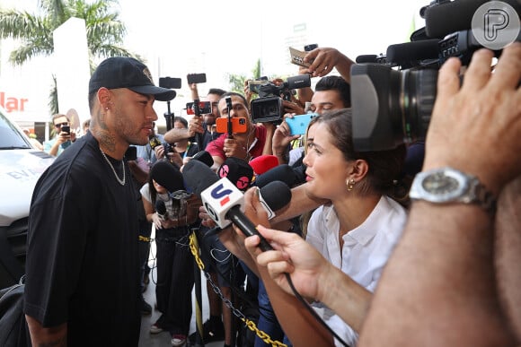 Neymar em Cuiabá para se apresentar à Seleção Brasileira: este é o primeiro compromisso profissional do atleta após o nascimento da filha
