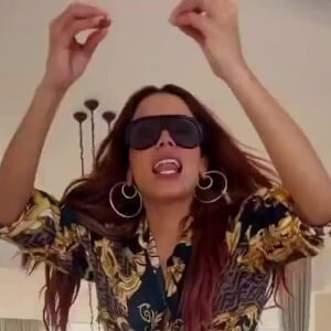 Anitta foi sincera ao conceder entrevista e revelar que abuso a fez criar sua 'persona' artística