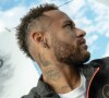 Neymar se revolta após ser atacado por torcedor com saco de pipoca ao final da partida entre Brasil e Venezuela, que resultou em empate