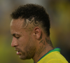 Neymar dá festinha regada a mulheres 6 dias após o nascimento da filha, diz perfil