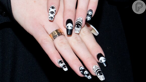 Unhas decoradas com toque místico são outra opção para usar no Halloween