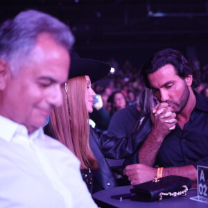 Marina Ruy Barbosa e Abdul Fares curtem clima de romance em show de Zezé de Camargo e Luciano