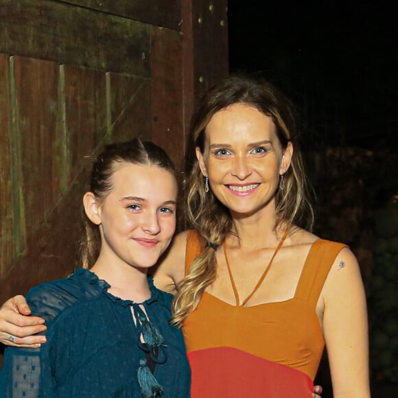 Filha de Fernanda Rodrigues e Raoni Carneiro chamou atenção pela semelhança com a mãe