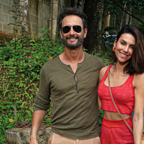 Rodrigo Santoro e Mel Fronckowiak também prestigiaram o aniversário de Fernanda Rodrigues